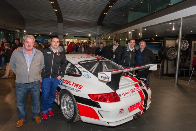 004 presentacion ares racing 38
